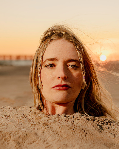 Kate Hollowell — portrait 4